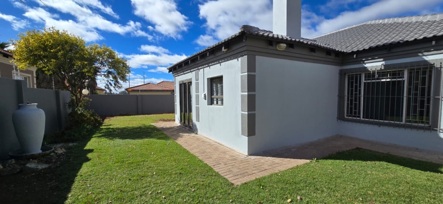 2 Bedroom Property for Sale in Flamwood North West